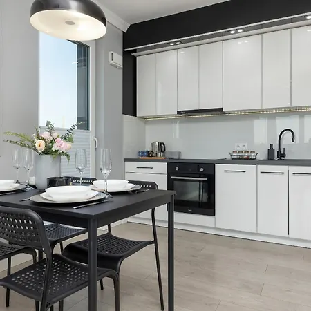 Podgorze Lipska Pet-friendly With Balcony And Parking By Renters Prestige Apartament Kraków