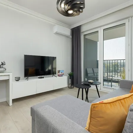 Podgorze Lipska Pet-friendly With Balcony And Parking By Renters Prestige Apartament