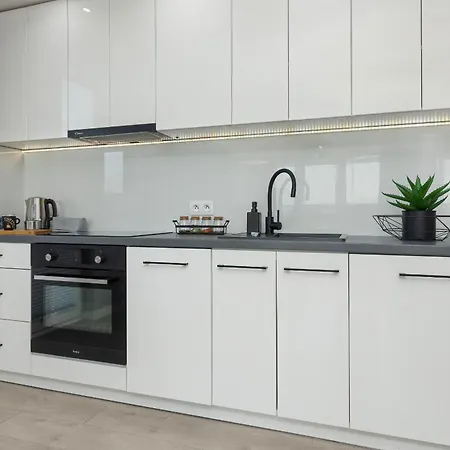 Podgorze Lipska Pet-friendly With Balcony And Parking By Renters Prestige شقة