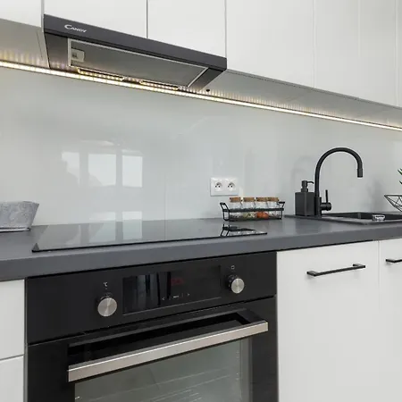 شقة Podgorze Lipska Pet-friendly With Balcony And Parking By Renters Prestige *